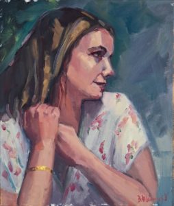 Peinture à l'huile de Béatrice Aliamus représentant un portrait de profil d'une jeune femme brune avec bracelet et les mains serrées